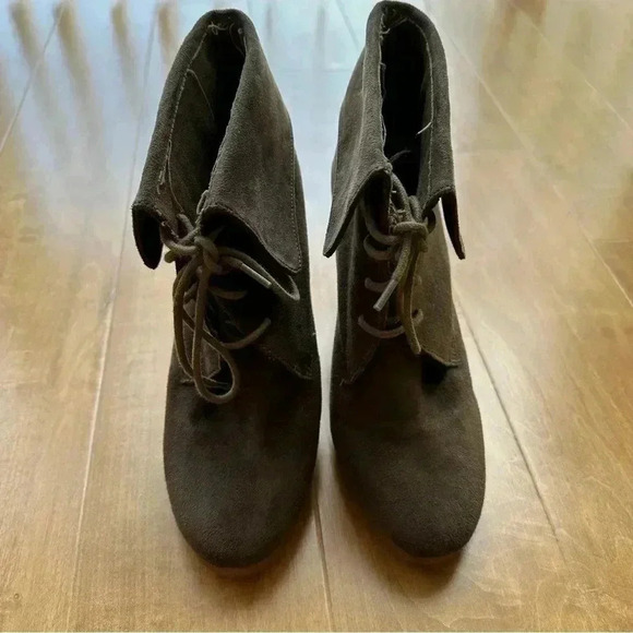 Mossimo Supply Co. Wedge Booties, Green/Taupe Ankle Boots for Women, Size 9 - Picture 10 of 10